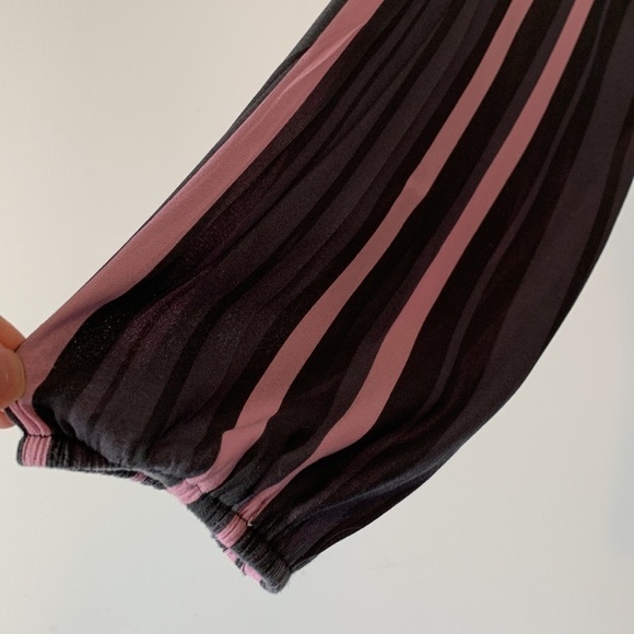 Torrid Crepe Surplice Pink & Grey Wrap Top Size 2X - Picture 6 of 14